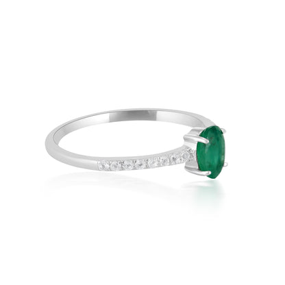 14K White Gold Oval Emerald and White Topaz Band Ring